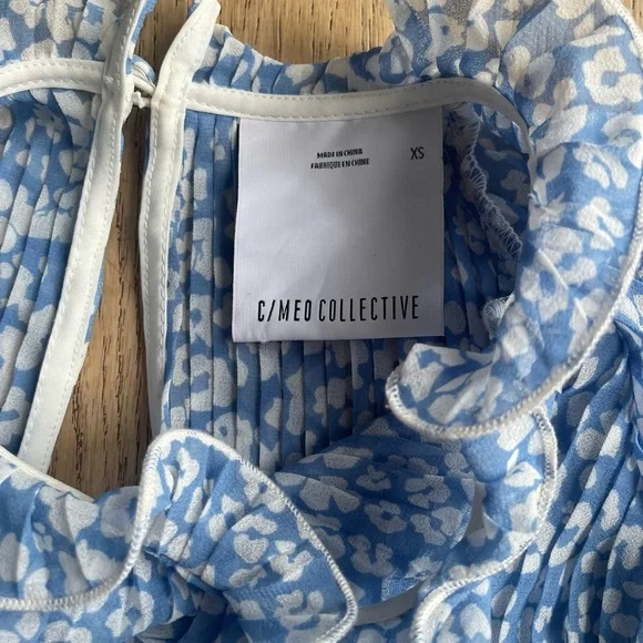 C/MEO Collective Blue White Floral Pleated Long Sleeve Ruffle Hem Blouse XS boho - Picture 3 of 5